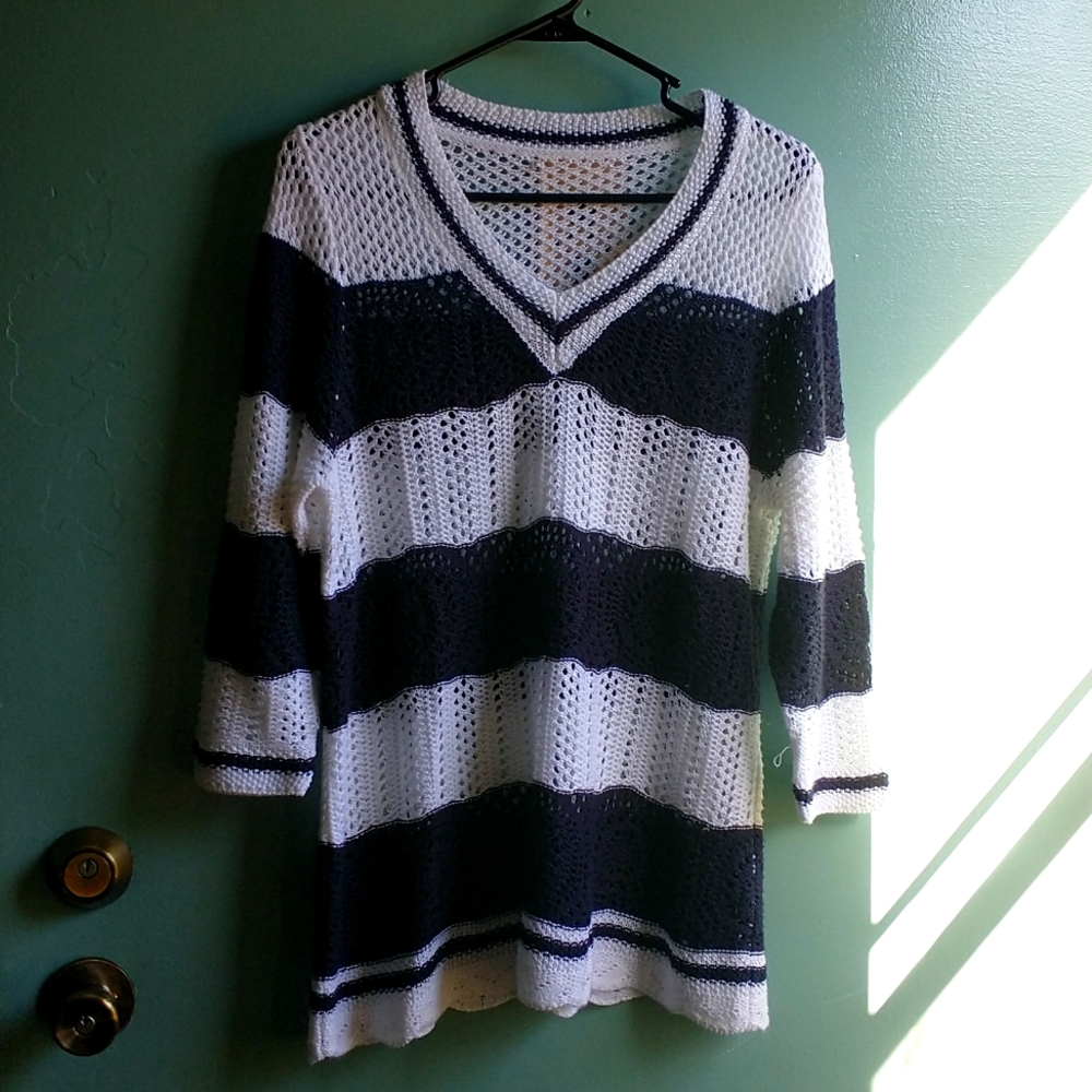 No brand name blue white arm pit to arm pit 20in